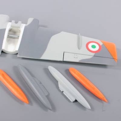 Wing Set Including Tips and Tanks (Painted) (for MB339)